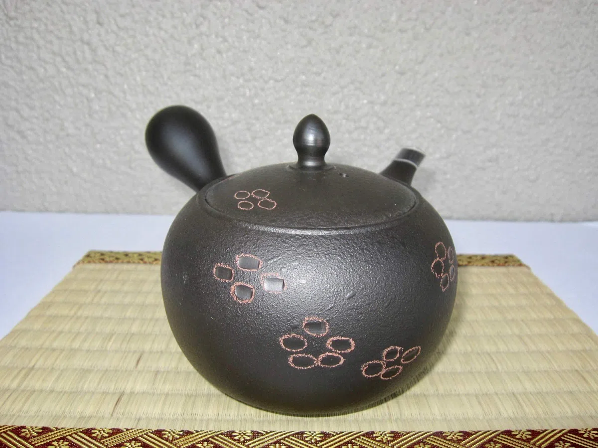 Yamakiikai Teiera giapponese grande Kyusu Tokoname fatta a mano in argilla, 15,6 once fluide Shunjuu Scarlet Crest modello nero L339 dal Giappone (1)