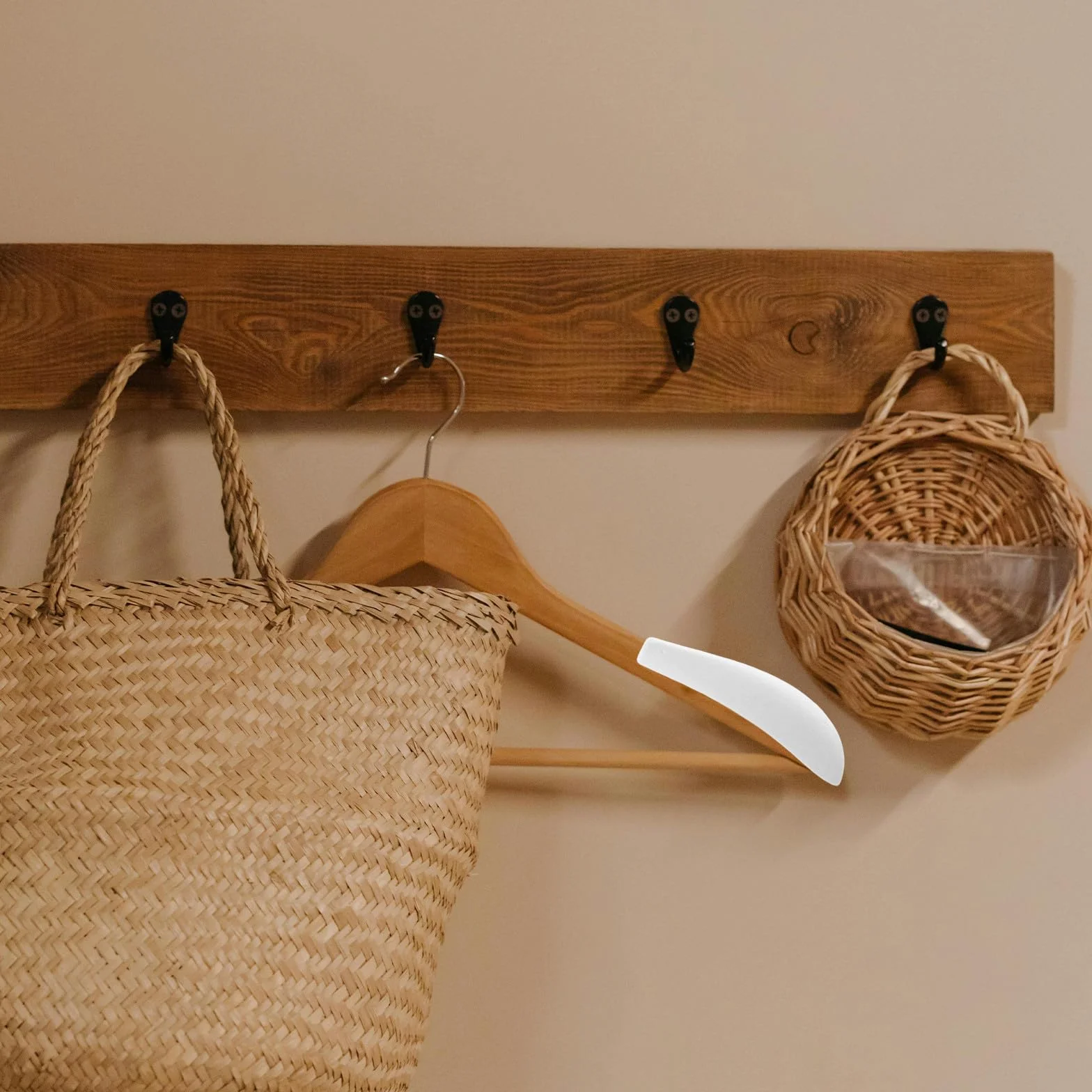 12 cuscinetti antiscivolo per grucce spalline floccate bianche ispessite e allargate, modellatrici a spalla per maglioni e cappotti supporto per abbigliamento domestico