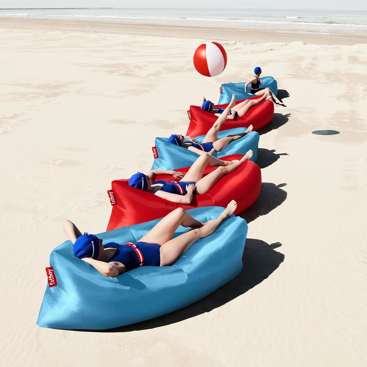 Fatboy Lamzac 3.0 - Divano gonfiabile per adulti e bambini, divano da campeggio, divano letto pigro ad aria, 200 x 90 x 50 cm, senza pompa necessaria, per uso interno ed esterno, Azzurro cielo