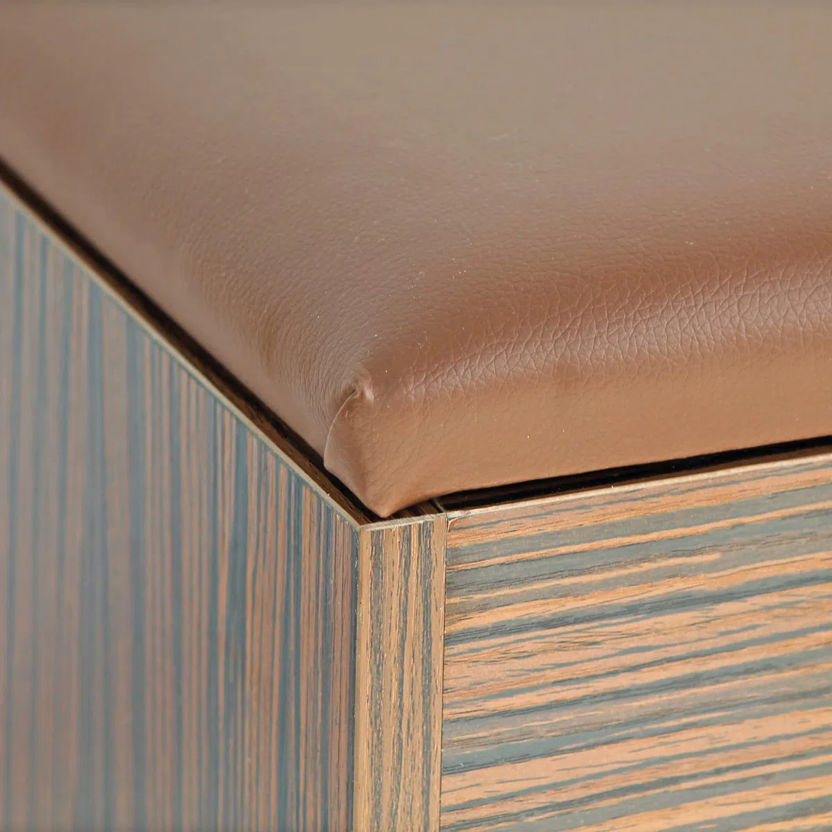 Brigros WeHome - Cassapanca Scarpiera Con Seduta Imbottita, Scarpiera Salvaspazio, Panca Contenitore, Mobile Ingresso Per Arredamento Casa Con Cassette Legno (Zebrano, 3 Scomparti, 63x115x24)
