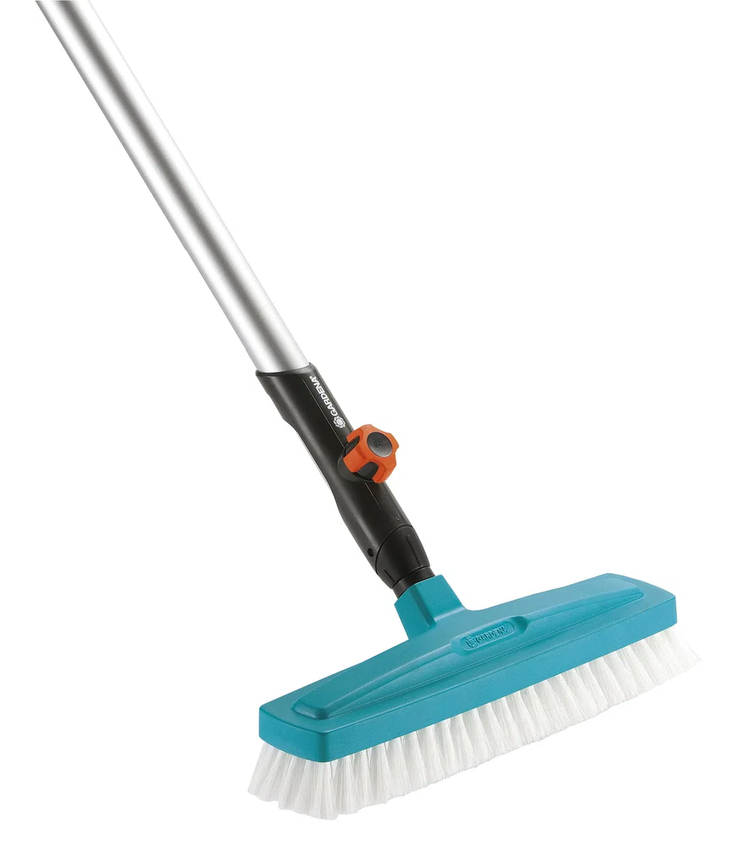 Gardena Scrubber combisystem: strumento ottimale la pulizia della casa, larghezza di lavoro 30 cm, posate in polipropilene altamente elastico, delicati sui mobili grazie ai bordi arrotondati (3639-20)