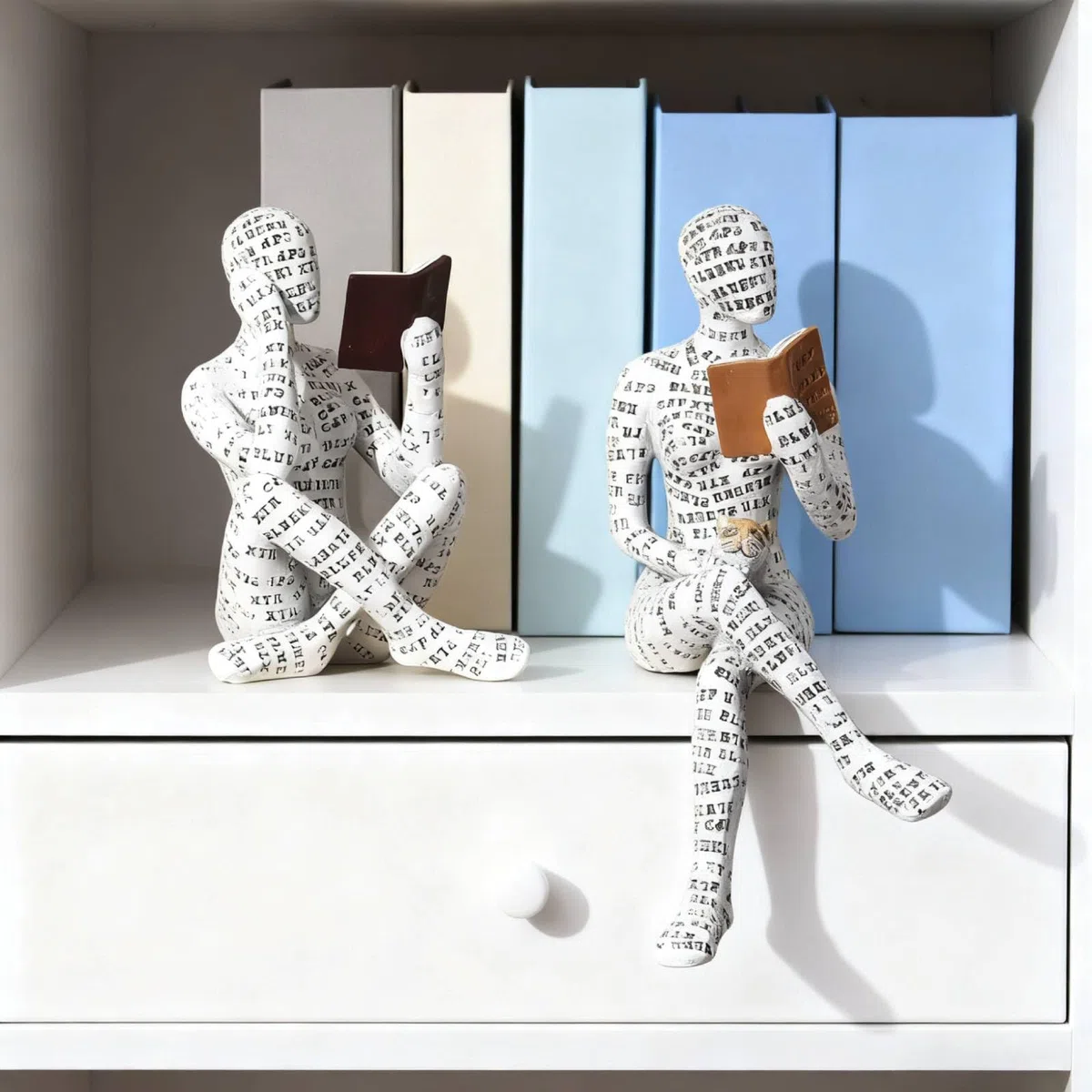 Scultura in Resina per Amanti dei Libri, Statua di Donna Che Legge Decorazione per Libreria, Ornamento Astratto Pensatore, Regalo per Lettori, Statuette Decorative Casa Moderni (B)