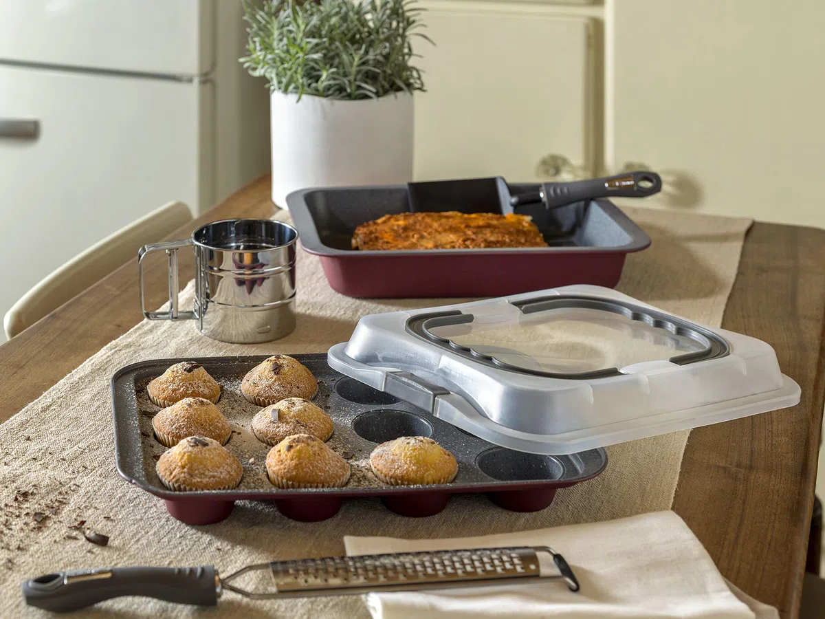 Tognana Sweet Cherry, Lasagnera con coperchio 32 x 22 x 6 cm, acciaio al carbonio, rosso
