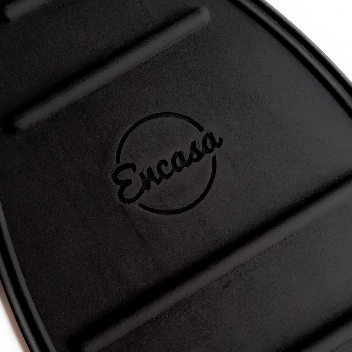 Encasa XO Tappetino in silicone per il riposo del ferro caldo - resistente al calore, antiscivolo, pad più spesso per proteggere il vostro tavolo durante la stiratura - Nero