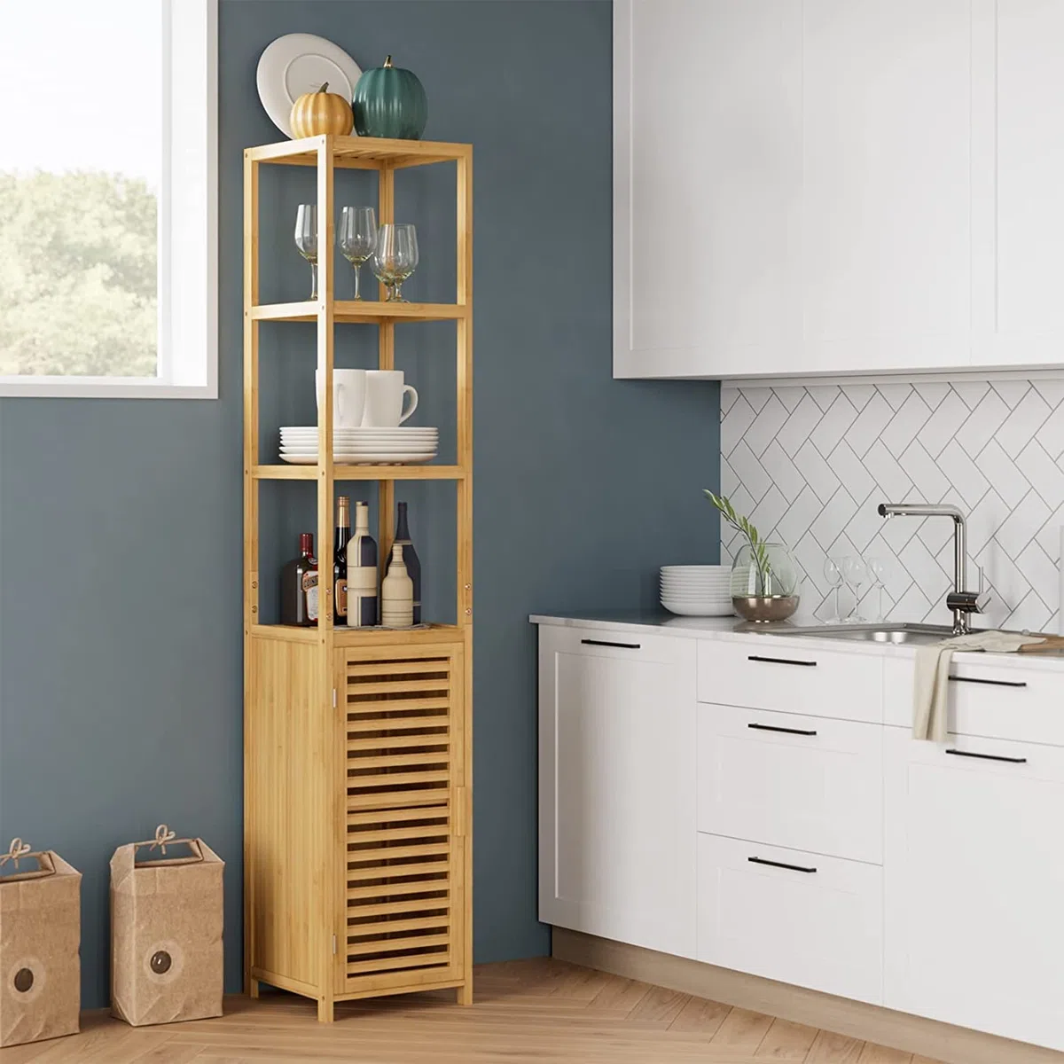 FOREHILL Mobile da Bagno Salvaspazio,Armadietto da Bagno a Colonna in bambù,Mobile da Terra a 3 Ripiani e 1 Ante,Mobiletto Autoportante da Angolo per Cucina Soggiorno 33x34x169cm