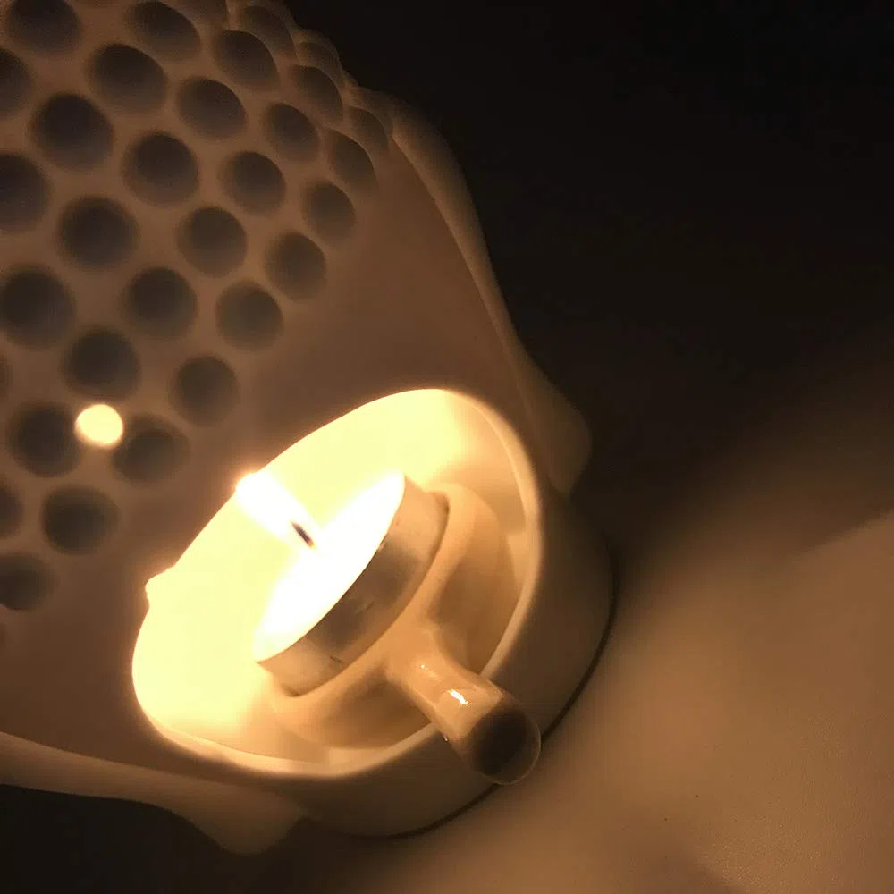 Bruciatore a olio per aromaterapia in ceramica, testa di buddha, diffusore di oli essenziali, bruciatore di incenso indiano tibetano S (bianco)