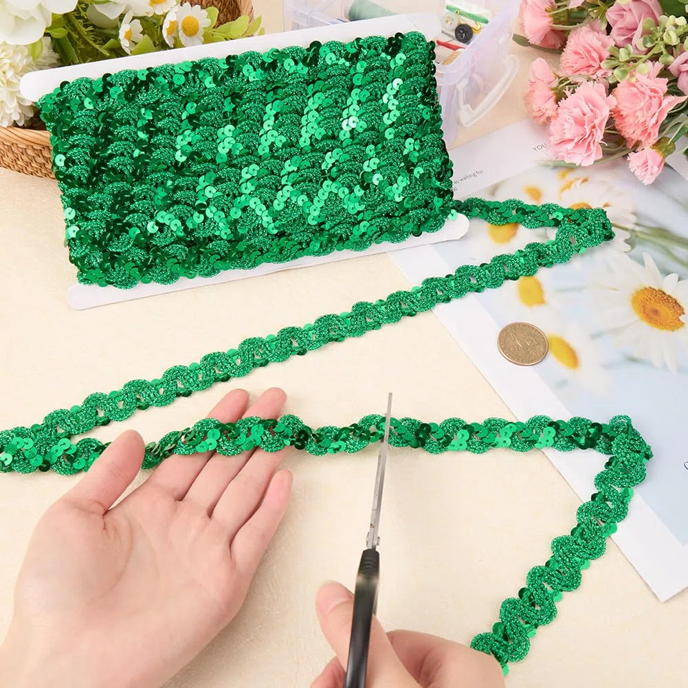 11M Nastro di Paillettes Verde Ricamo Glitter Paillettes Nastri di Poliestere Strisce Ondulate Rotonde Piatte per Cucire Decorazioni Natalizie Confezionamento Regalo Forniture per Artigianat