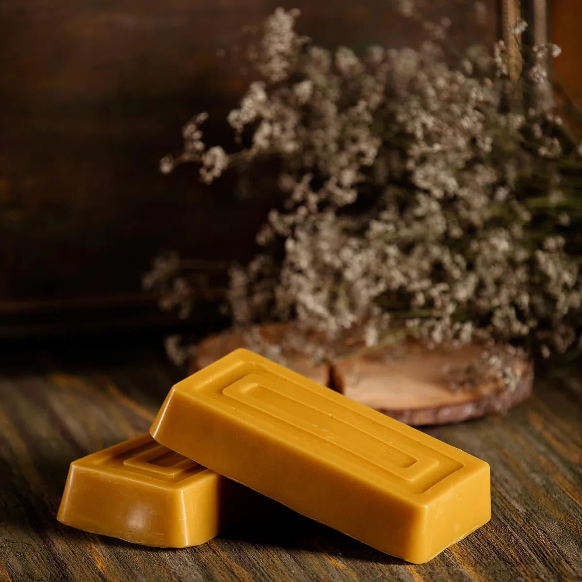 Danilovo 100% Pure Natural Beeswax Block, Premium Quality, Sustainable, Chemical-free, Triple Filtered, Cosmetic Grade, 1 Pcs, 500g