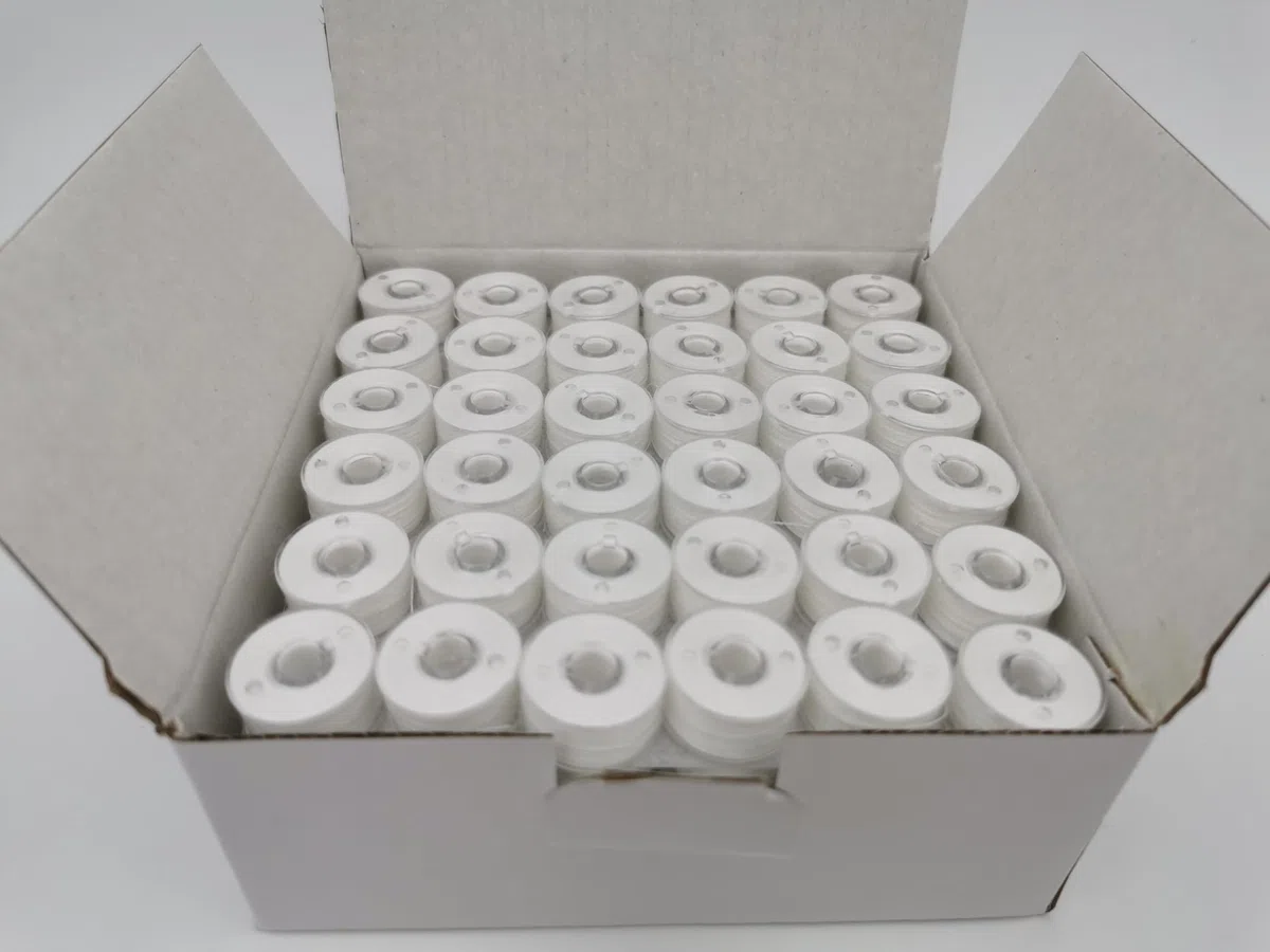 144 bobine preavvolte misura A per macchine da cucire/ricamo domestiche, adatte con macchine da ricamo Brother, lato in plastica, taglia A, classe 15, 15J, SA156, 100% poliestere, 60S/2 100 m