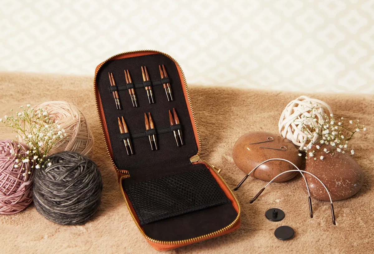 KnitPro Ginger - Set di ferri da maglia, mini perni intercambiabili, 2 cavi da 25 cm, tappi terminali, chiavi per cavi, custodia in ecopelle, 3, 3,5, 4, 4,5, 5, 5, 5,5, 6 mm