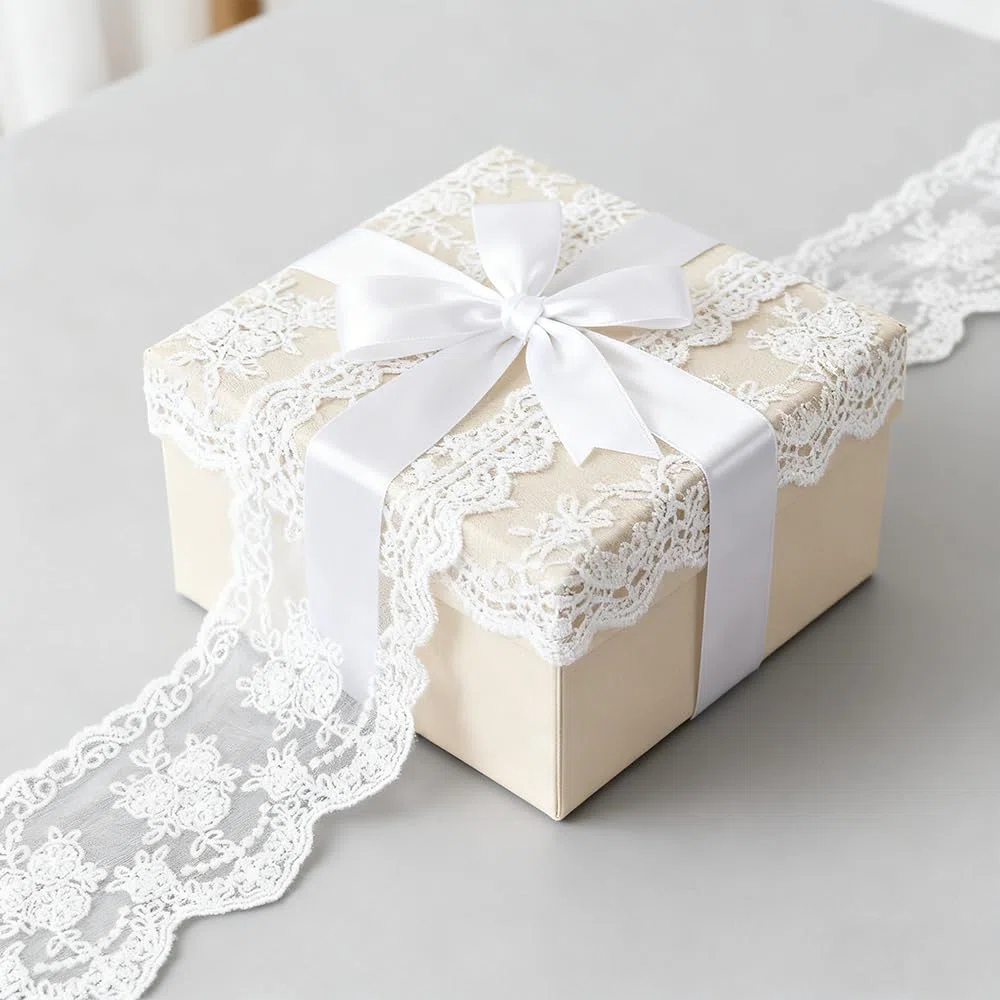 Bordo in pizzo largo 9,5 cm, bordo bianco ricamato non elastico, rifinitura in pizzo per cucire, adatto per decorazioni per abiti da sposa, regali e ornamenti per feste, artigianato fai da te