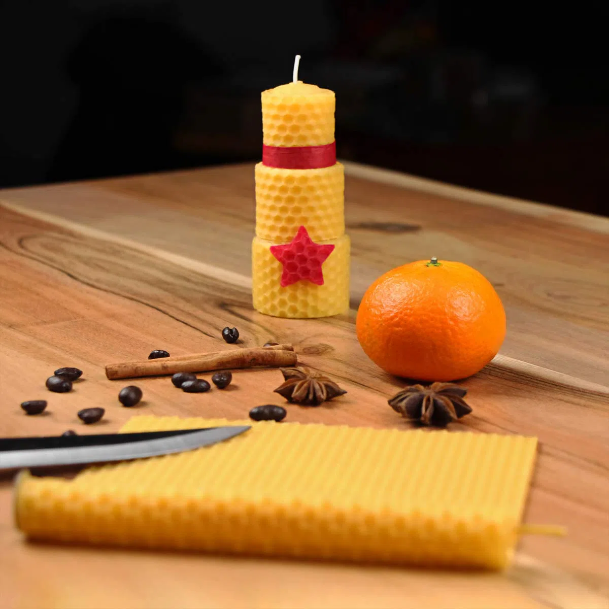 Stoppini per Candele Senza paraffina | sostenibili in Cera d'api e Canapa | 100 Pezzi | Set con Punti Adesivi e Supporto per stoppino | Diverse Lunghezze e Diametro (Ø 1,7mm | Lunghezza 21cm)
