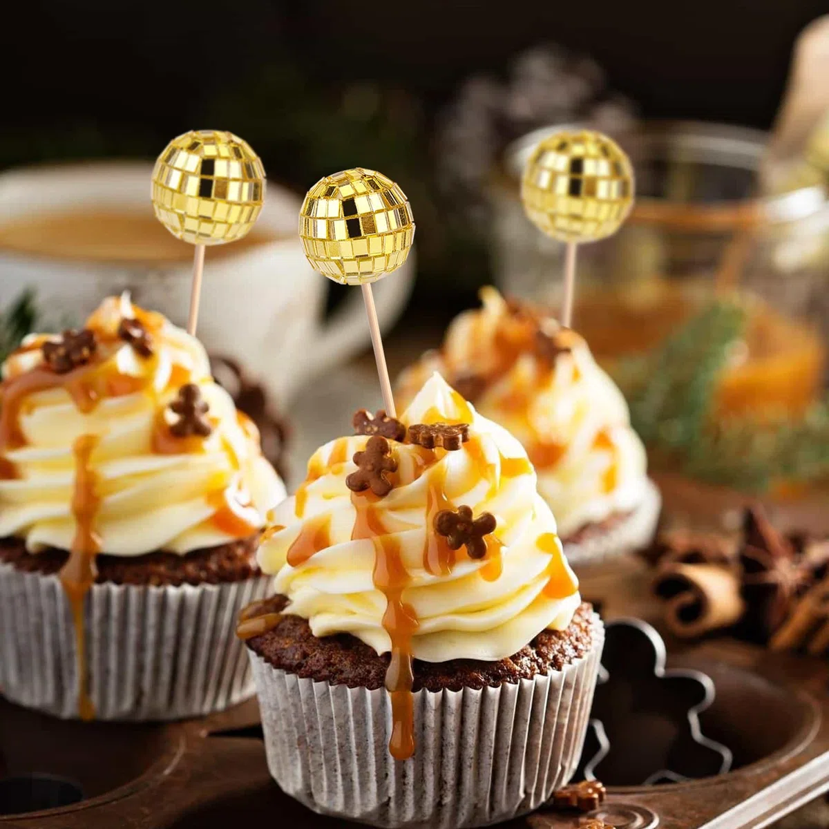 30pz Disco Ball Topper per Cupcake, Mini Toppers per Torta a Tema Discoteca con Bastoncini palla da Discoteca Torta Decorazioni per Cupcake Accessori per Dessert Festa in Discoteca (Oro)