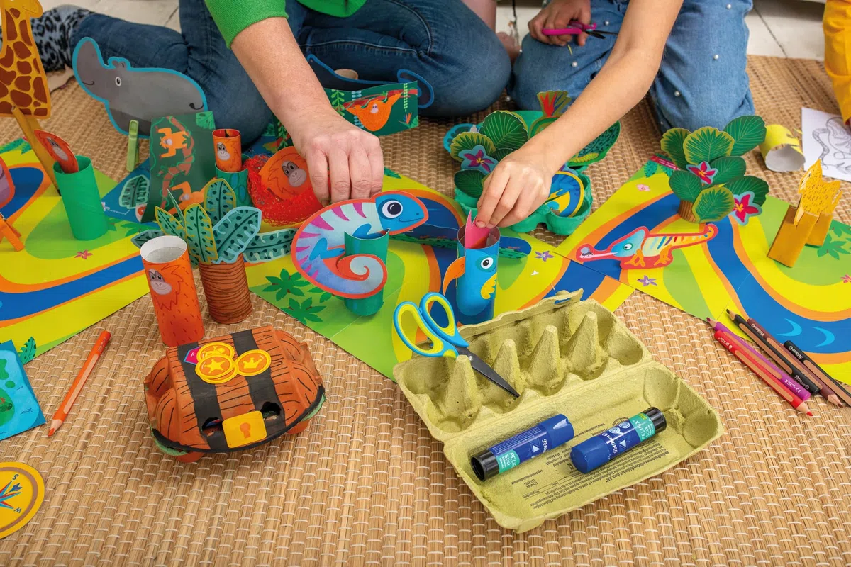 Pelikan Pelifix, Colla Stick Maxi 40 g, Confezione da 12 Pezzi, Colla Trasparente, Senza Solventi, Lavabile, Sicura per i Bambini, per la Scuola, Lavoretti, Carta Cartoncino e Fotografie