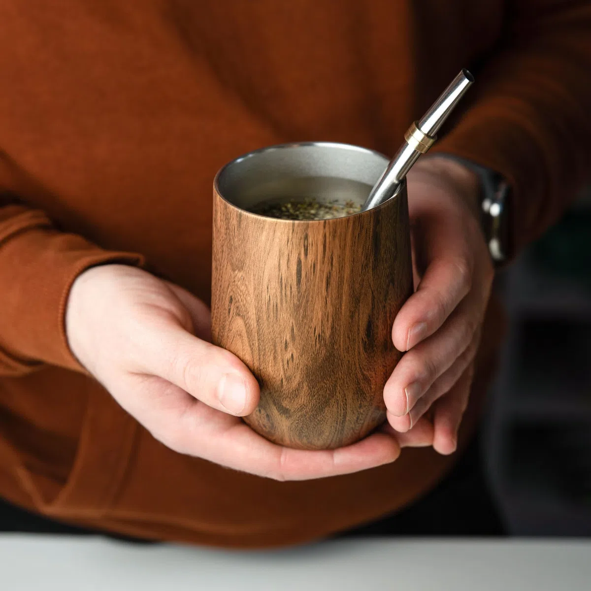 Aquafloow Tazza Yerba Mate a Doppia Parete 350 ml, Mate Argentino + 2 Pezzi Cannucce in Acciaio | Coperchio senza BPA, Set da Tè in Acciaio Inox per Yerba, Mate – Marrone