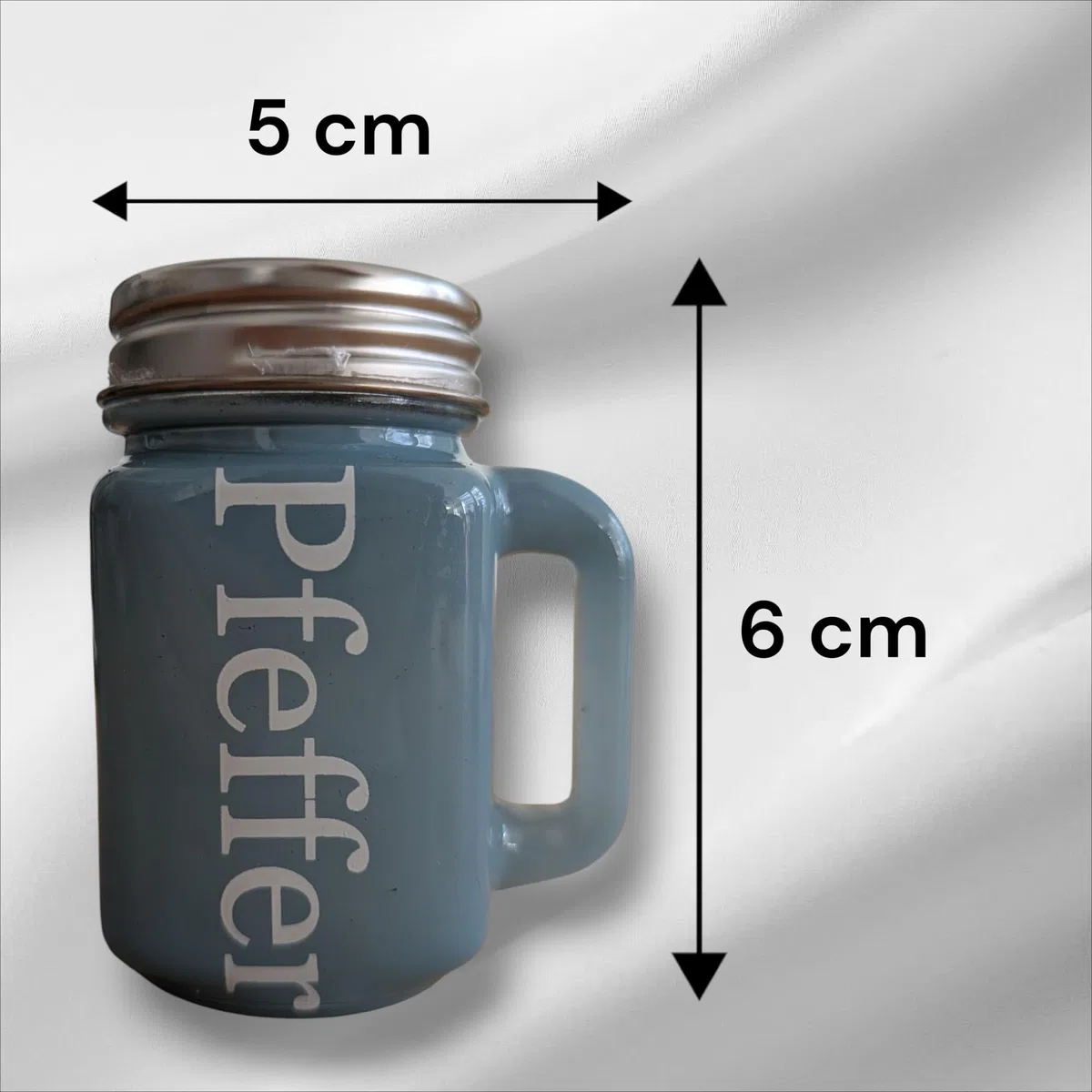 AG Set saliera e pepe con vassoio in bambù – Spargitore in vetro con coperchio in acciaio inox – Design retrò accessori da cucina e decorazione da tavolo – perfetto come idea regalo per cucina