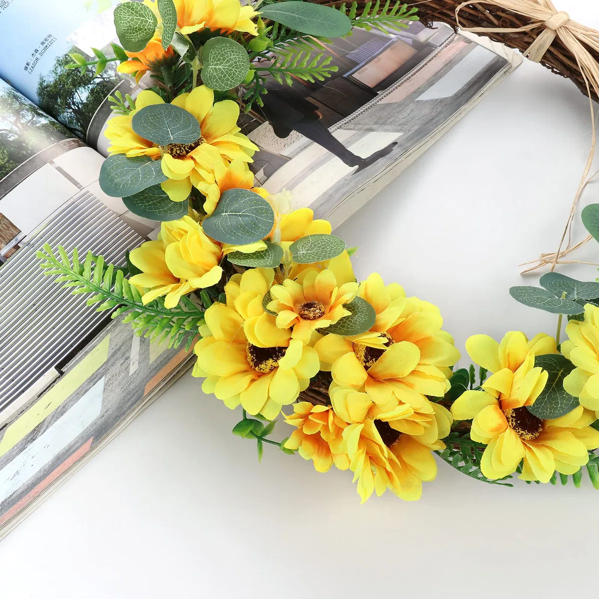 Corona di girasole artificiale da 17,7 pollici, corona floreale da appendere a porta anteriore, ghirlanda di fiori di seta gialla di simulazione, falsa primavera estate rattan Swag