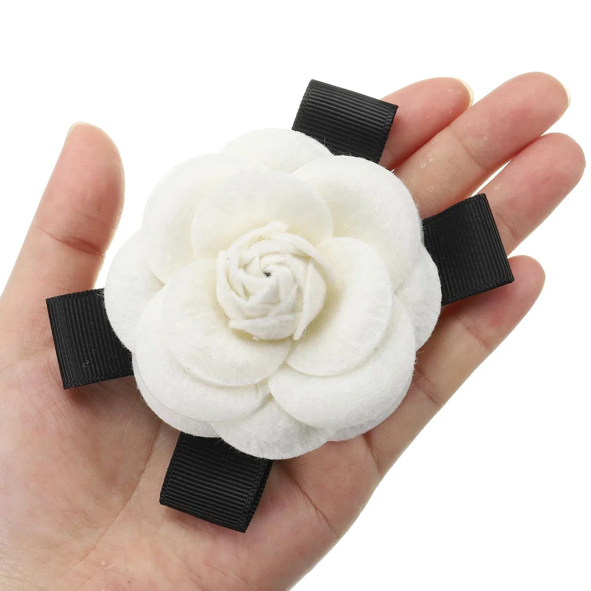 Patikil Spilla di Fiori di Camelia, Eleganti Spille di Fiori in Lana Sintetica con Fiocco Floreale per Cappello, Vestiti, Camicie, Cravatte, Giacca, Beige