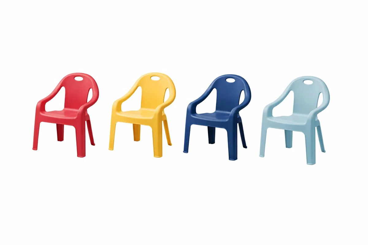 AVANTI TRENDSTORE - Lucky - Sedie in plastica per bambini in diversi colori. La scelta del colore è casuale. Dimensioni LAP ca. 46,5x51,5x37,5 cm.
