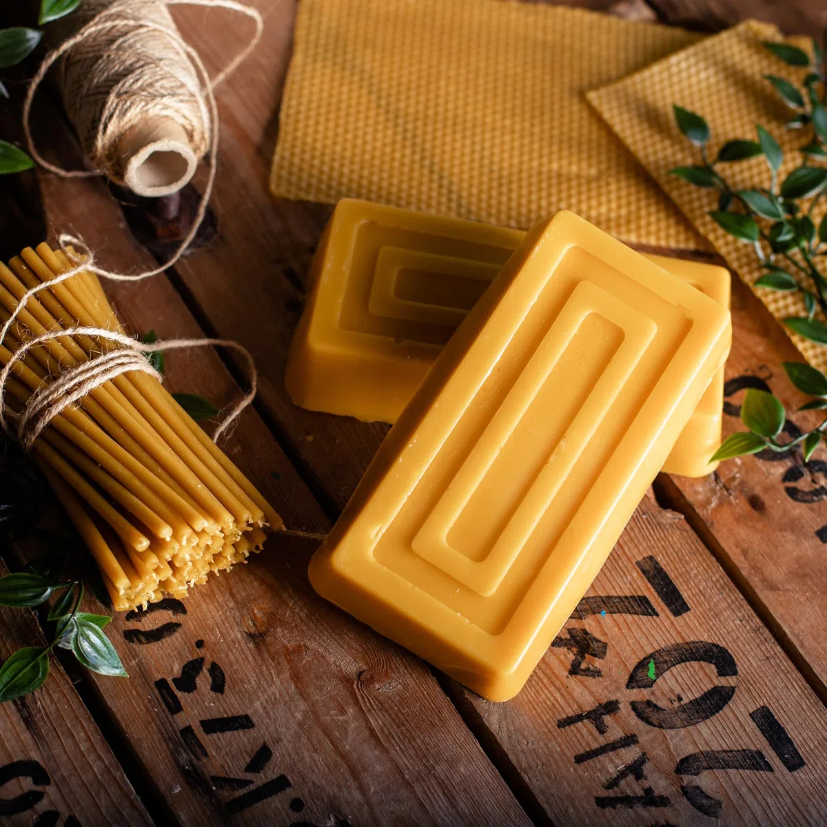 Danilovo 100% Pure Natural Beeswax Block, Premium Quality, Sustainable, Chemical-free, Triple Filtered, Cosmetic Grade, 1 Pcs, 500g