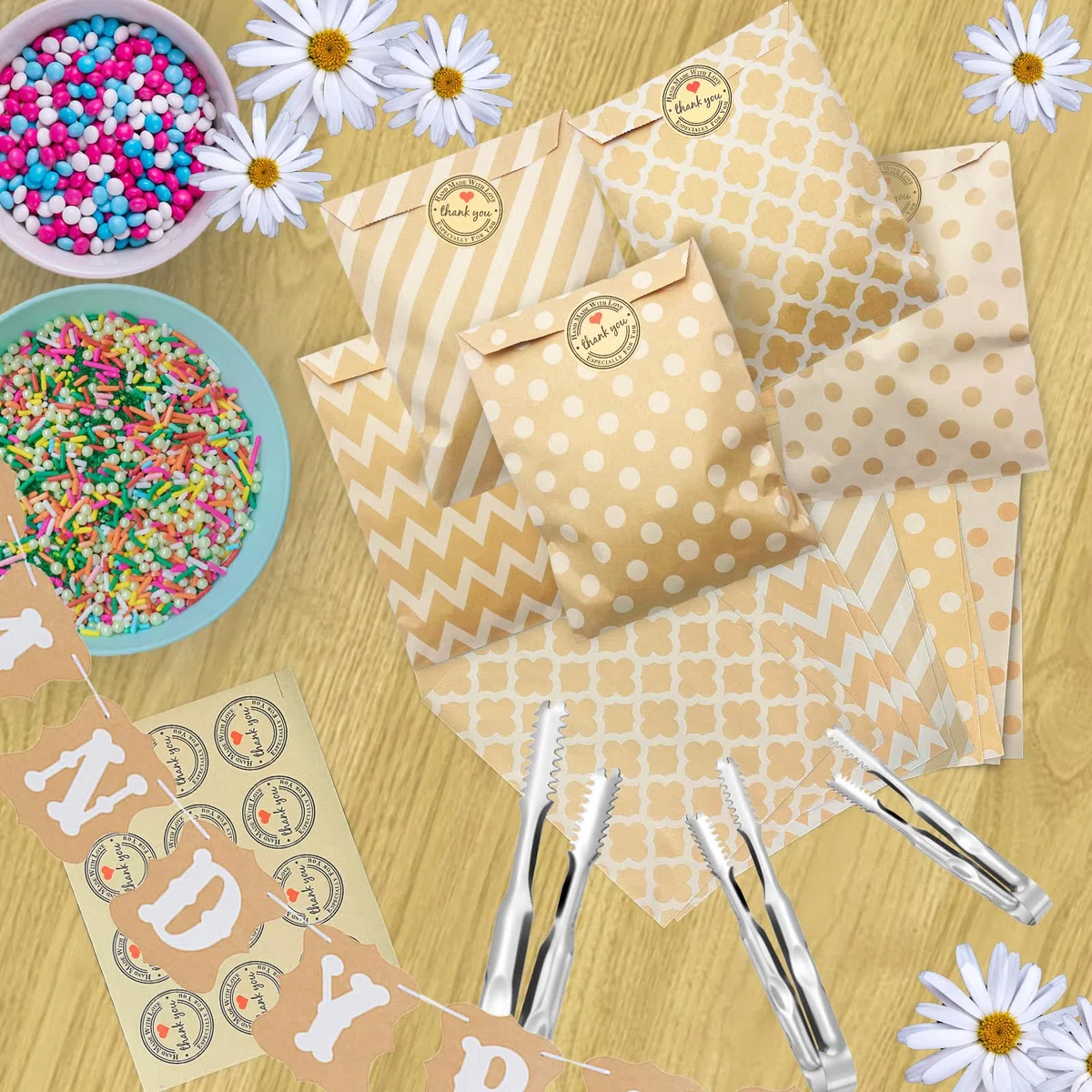 Candy Bar Accessori 72 pezzi, contiene 60 sacchetti Candy Bar e 6 pinze per zucchero, 5 adesivi e 1 ghirlanda decorativa Candy Bar, set di decorazioni per buffet, barbecue, caramelle, bar,