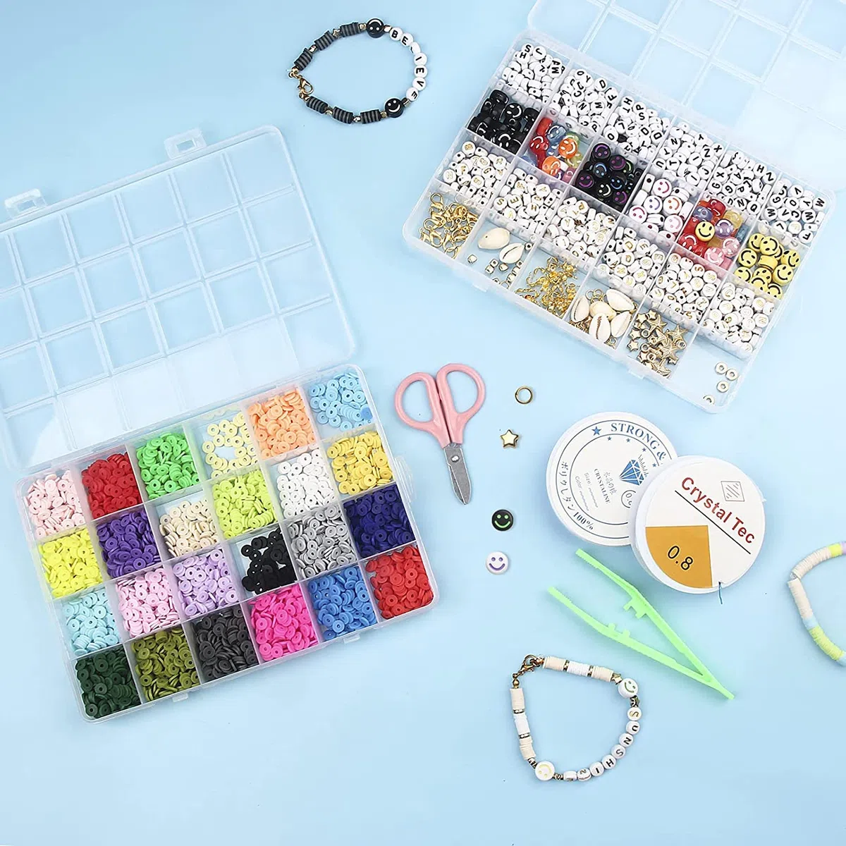 Perline Piatte per Braccialetti, 7048 Pezzi Perline con Lettere e Faccina Sorridente per Braccialetti,24 Colori da 6 mm di Argilla Polimerica per Bigiotteria Fai da Te