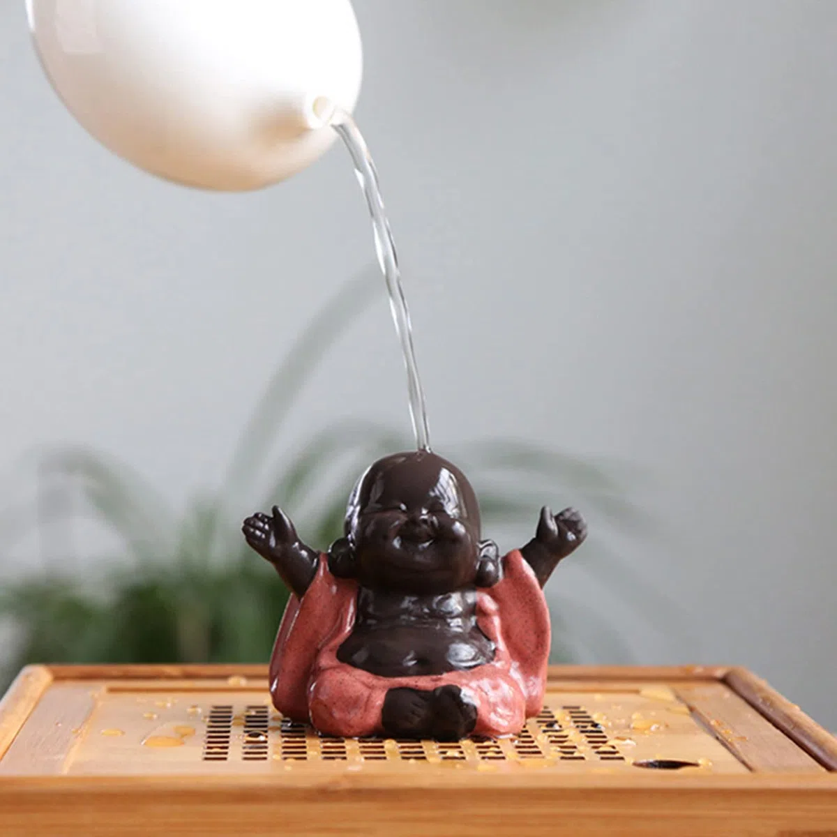 Qikuver Buddha Maitreya che ride, Statua di Buddha in ceramica Ornamento Scultura da tè Piccolo monaco Decor Set da tè per Home Office Decorazioni per auto Regalo Artigianato e arte (Verde)