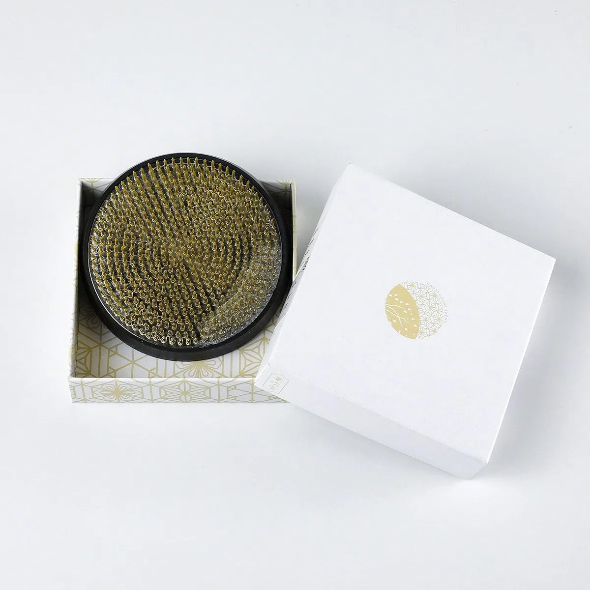 Wazakura Kenzan Denso per Ikebana in Ottone (80mm) per Composizioni Floreali, Realizzato in Giappone, Strumento Giapponese per Arrangiamenti Floreali, Portafiori a Spilli - Kenzan Denso in Ottone 80mm