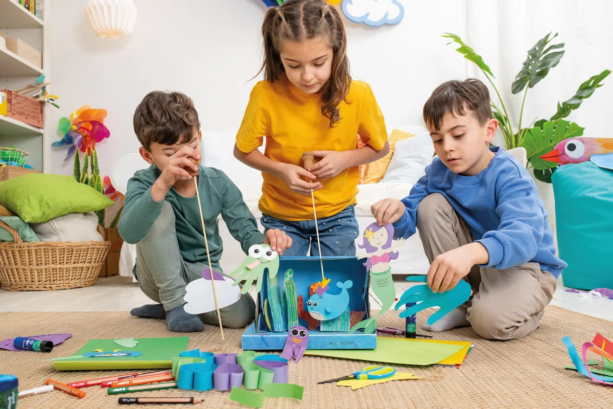 Pelikan Pelifix, Colla Stick Maxi 40 g, Confezione da 12 Pezzi, Colla Trasparente, Senza Solventi, Lavabile, Sicura per i Bambini, per la Scuola, Lavoretti, Carta Cartoncino e Fotografie
