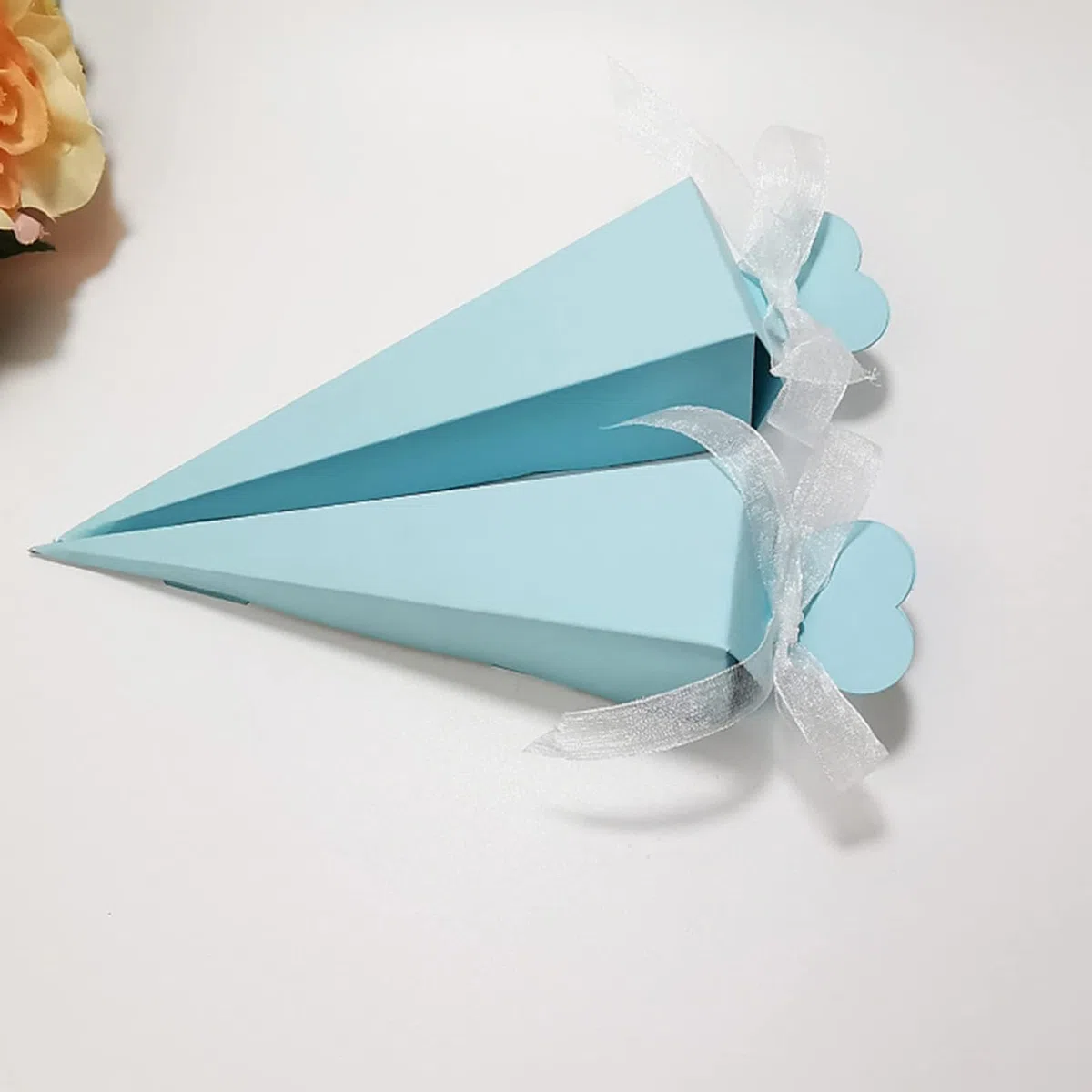 100 Pz Coni Portariso Carta Ondulata - Coni Portaconfetti con Nastri per Bomboniere - Ideale per Matrimonio, Comunione, Battesimo, Compleanno, Nascita e Laurea