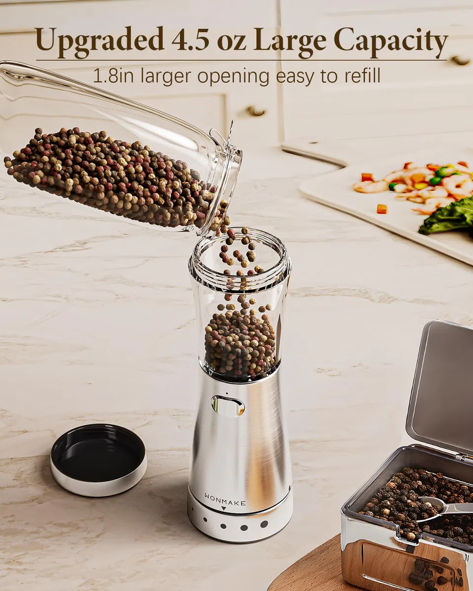 Macina sale o pepe elettrico con grande capacità di 127,6 g, in acciaio inox, ricaricabile, con bocca larga 4,6 cm, grana regolabile, base portaoggetti, gadget da cucina ideale