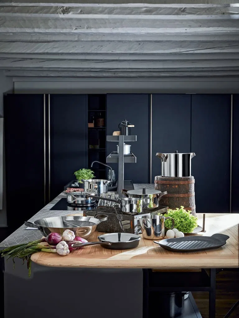 Alessi edo | PU105/16 - Casseruola a Manico Lungo in Acciaio Inox, Manico in Acciaio Inox con Rivestimento in PVD, Marrone