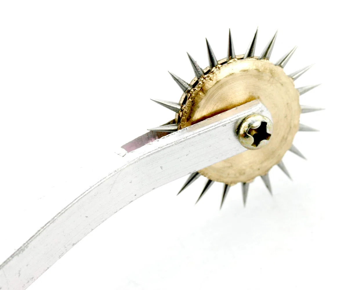 Perforatore Strumento Roulette Ruota Overstitch Ruota Punzonatura Strumento di Ricalco Carta per Cucire Modelli