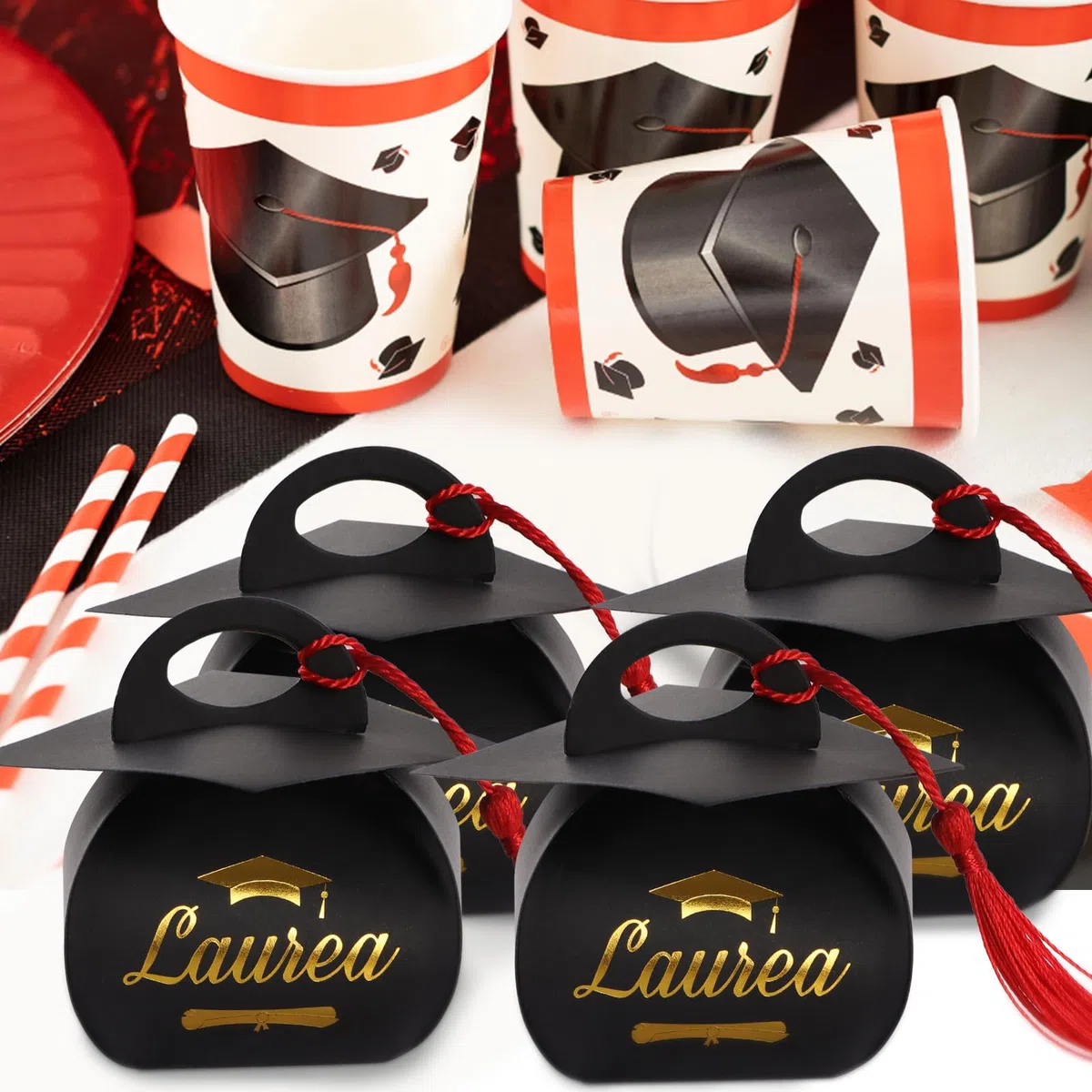 50pz Scatole Bomboniere Laurea Portaconfetti Con Cappello e 50pz Nappe Rosse Scatola Tocco Decorazione per Confetti Regalo Congratulazioni