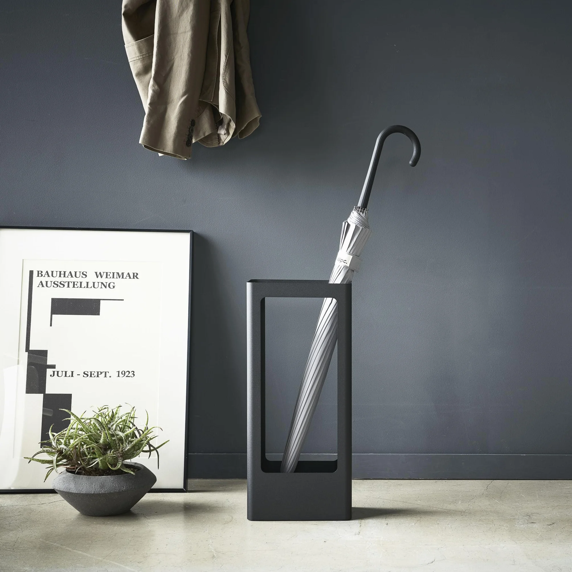 YAMAZAKI 4929 TOWER Slim Umbrella Stand, black, Steel/Silicone, 22 x 12 x 50 cm