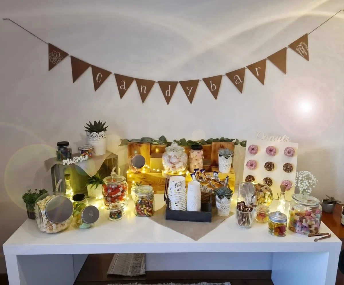 Espositore per Ciambelle in Legno 2 pcs Elegante Donut Display per Dolci e Ciambelle Porta Donuts per Matrimoni Compleanni Feste Decorazioni per Pasticceria (vuoto fuori)