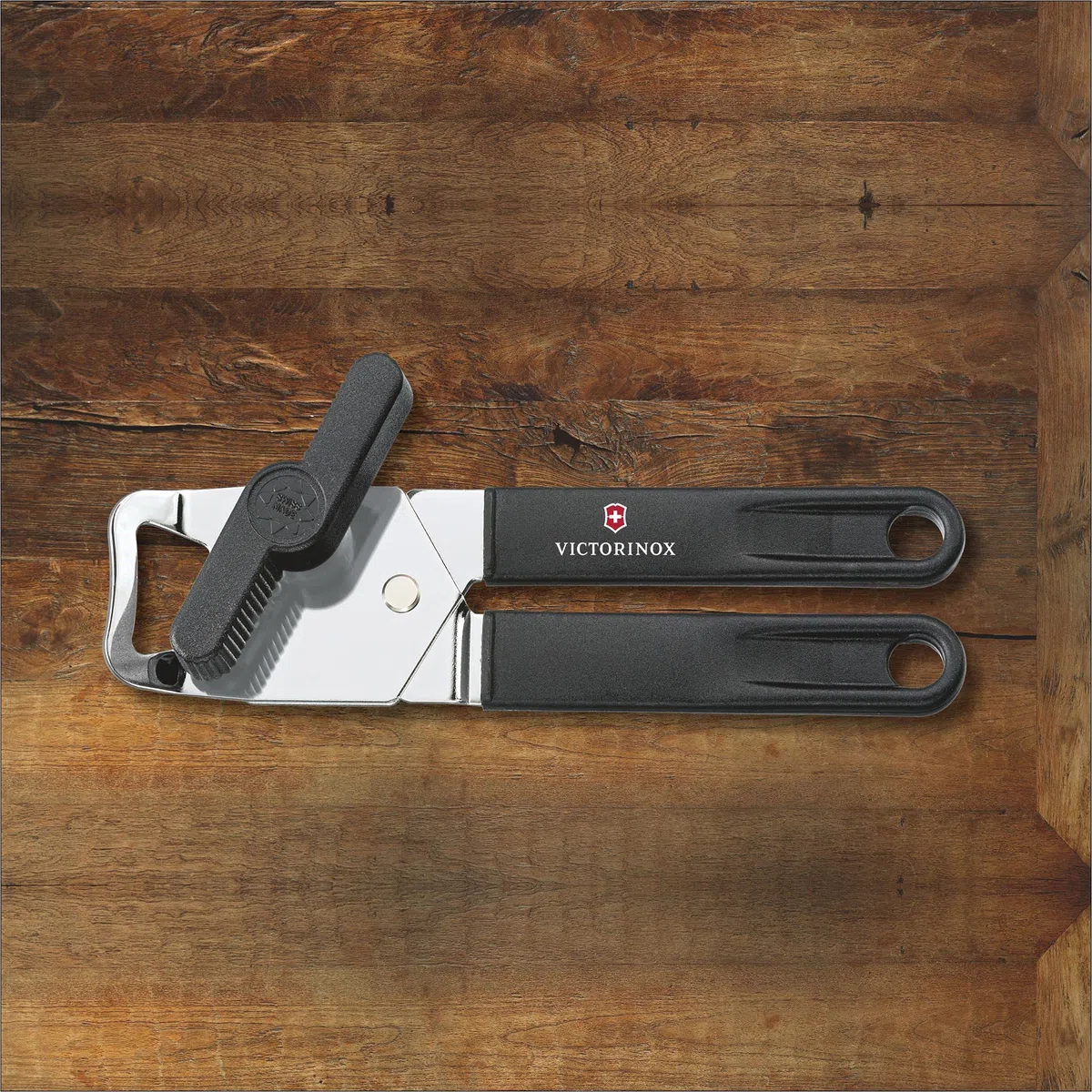 Victorinox Apriscatole universale con apribottiglie, maneggevole, impugnatura in plastica robusta, nero