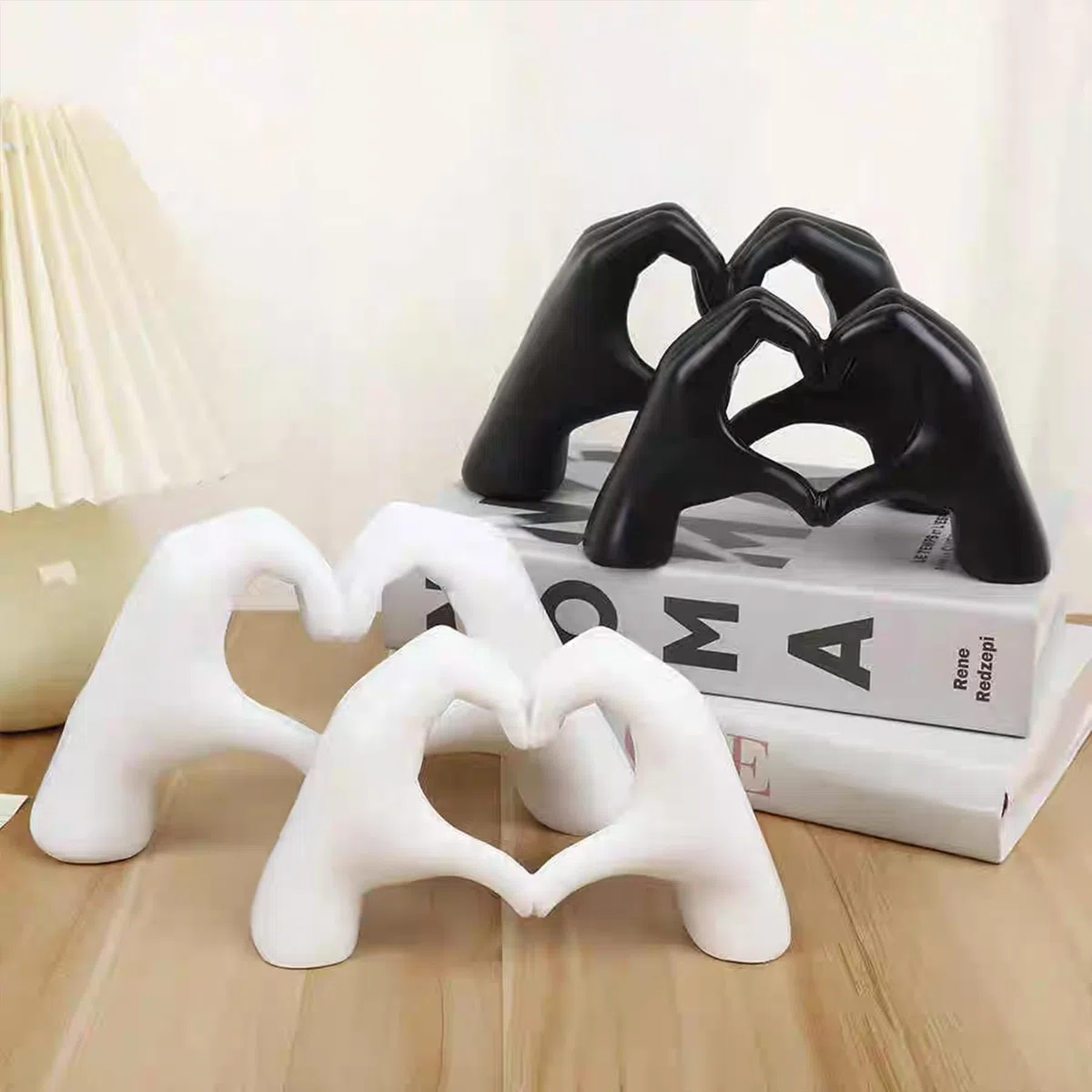 Scultura a forma di cuore a mano, statua moderna con gesto romantico, statua decorativa per soggiorno, ufficio e camera per matrimoni creativi (donna)