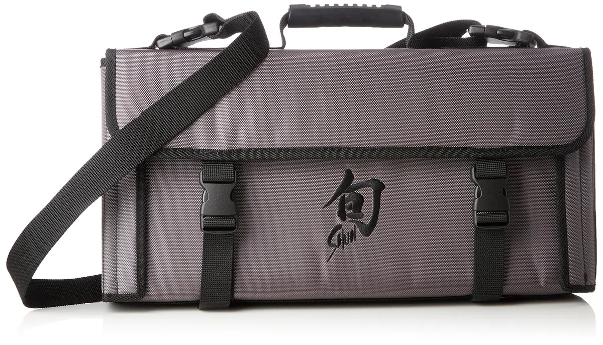 KAI Shun custodia per coltelli Premium grande per 9 coltelli grandi e 8 piccoli, dimensioni aperta 102 x 49 cm, chiusa 50 x 27 x 10 cm - Custodia per coltelli da chef