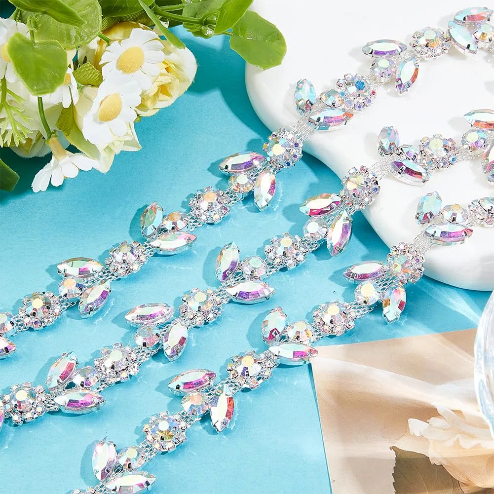 NBEADS Catena di Rifinitura con Strass, 1 iarda/0.91 m Cristallo Lucido con Applicazioni con Passamaneria di Diamanti per Lavori di Cucito, Moda Fai Da Te Gioielli, Abbellimenti Abiti, Argento