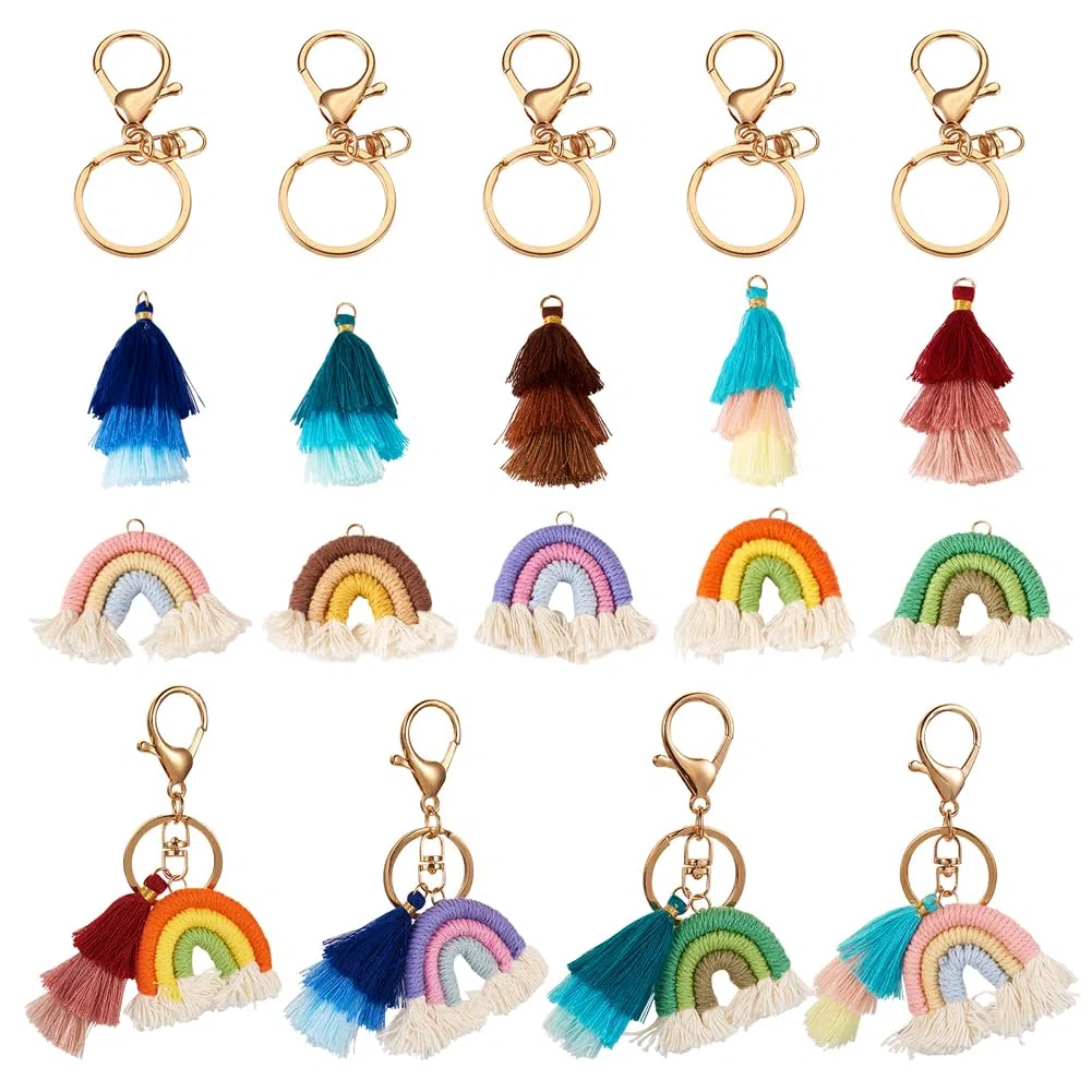 FASHEWELRY 15 portachiavi arcobaleno con nappe macramè, nappe arcobaleno, in cotone intrecciato, con chiusura a moschettone, per la creazione di gioielli fai da te