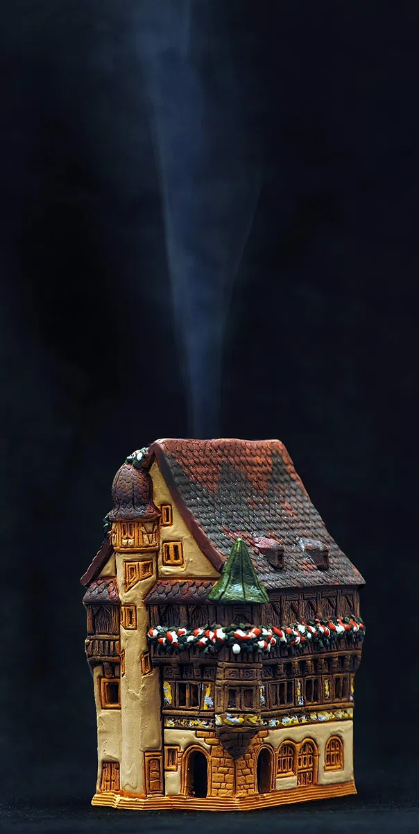 Incenso Holder House in Colmar. argilla, arredamento camera, miniature R256