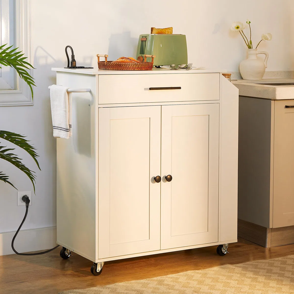 HOOBRO Isola Cucina con Prese Elettriche, Carrello da Cucina con Cassetti e Porta Spezie, 80,8 x 38 x 86 cm, Bianco EWT82CZD01