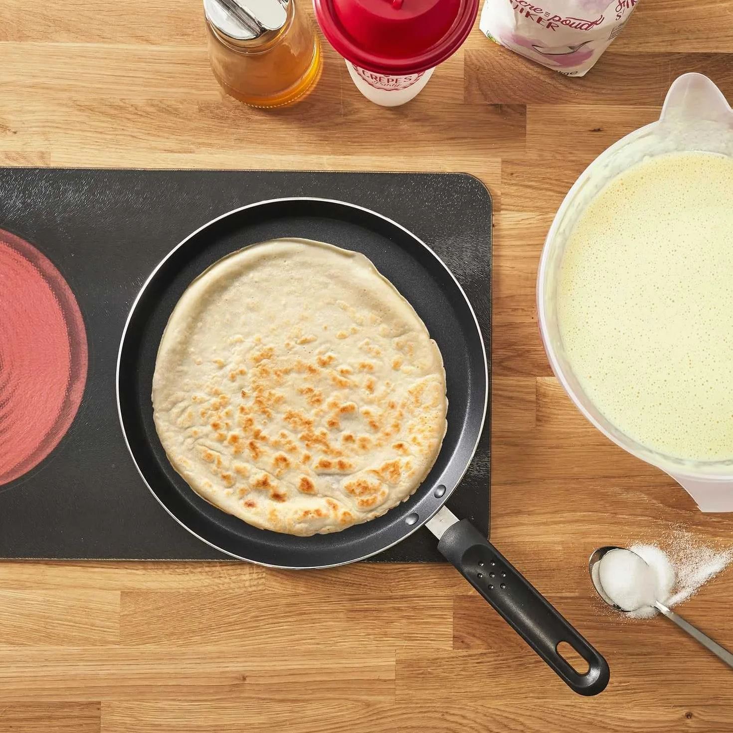Lily Cook, KC2611, Crepiera D28 cm in Alluminio, Ideale per Crepes, Pancake e frittate Rivestimento Antiaderente per Una Facile Pulizia Design Moderno, Colore Nero