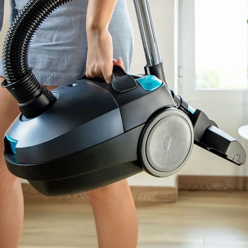 Cecotec Aspirapolvere a Traino con Sacco 2L Conga Powerbag 2000 Compact Plus. 800W, Filtraggio Alta Efficienza, Tubo Telescopico Metallico, Include Accessori per Mobili e Angoli