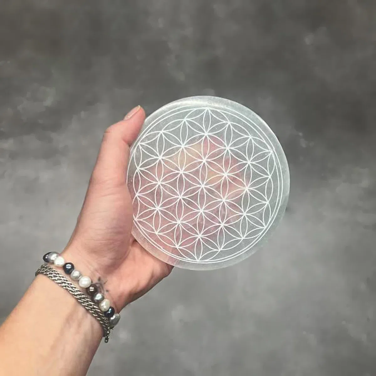 NKlaus Disco di Selenite Naturale Fiore della Vita 12cm Griglia Energetica Chakra Disc 15319