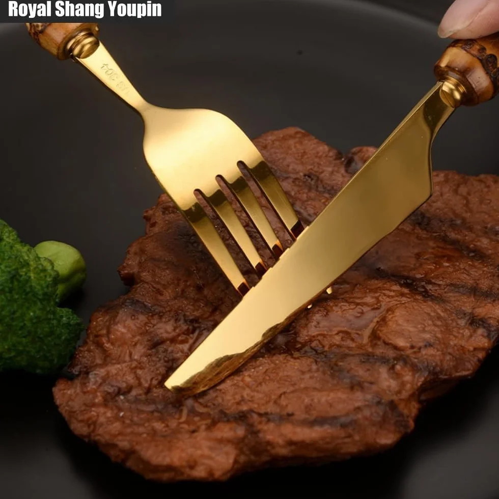 In Primo Piano Manico in Bambù Autentico Cucina Acciaio Inossidabile Posate Stoviglie Posate Coltelli Forchette Cucchiai Set Coltello Da Bistecca Per (Oro,20 pezzi)