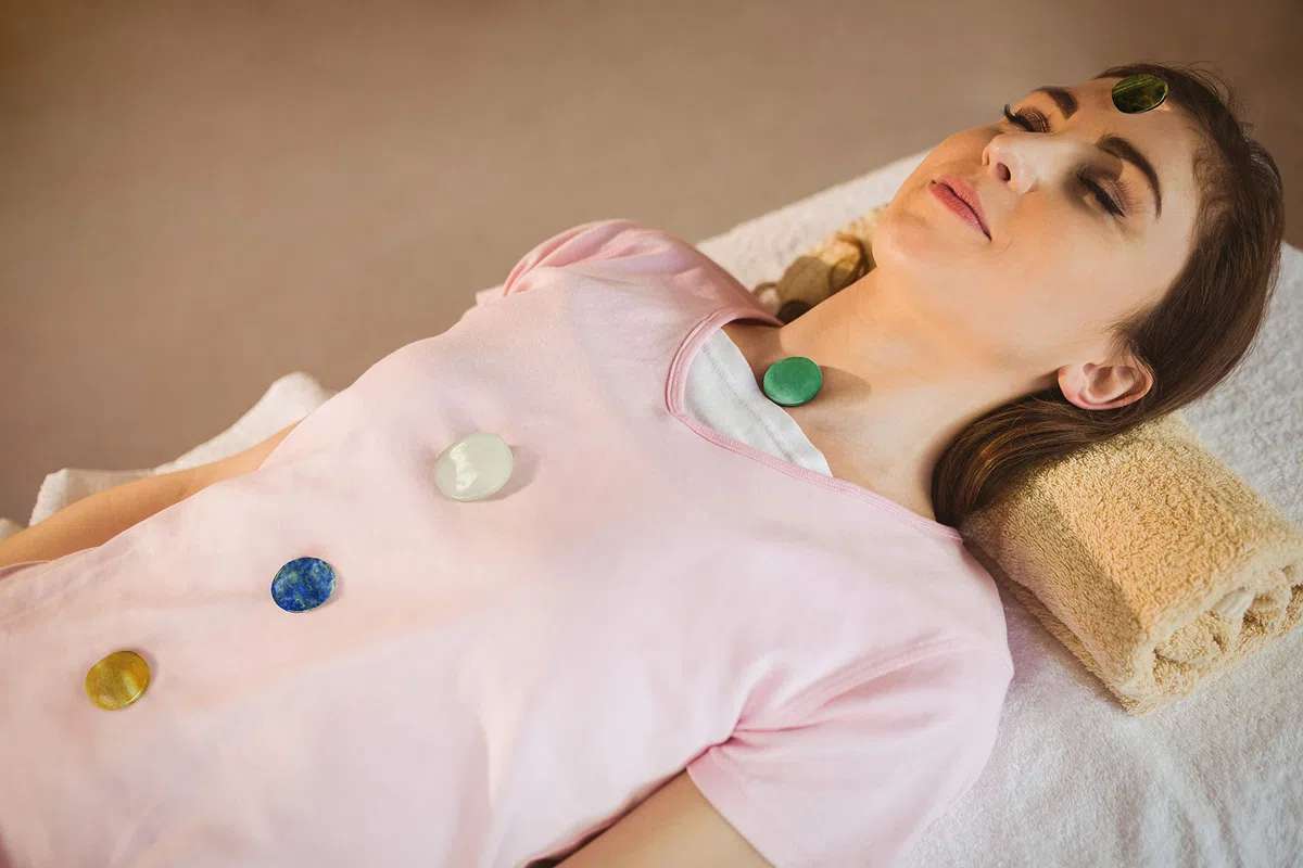 Set di 8 pietre chakra, forma ovale, per meditazione di guarigione con cristalli, Reiki o come pietre scaccia-pensieri o da tenere in tasca