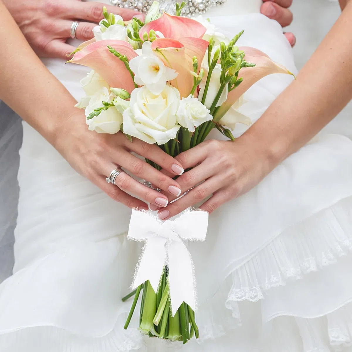 Nastro in Chiffon Bianco, 2,5 cm x 40,0 m, Regalo Frange Fatto a Mano, Largo di Seta per Inviti di Nozze, Bouquet da Sposa, Confezione Regali