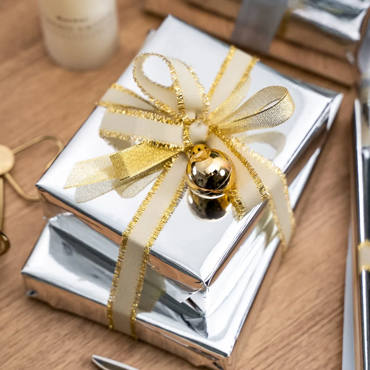 RUSPEPA Carta Da Regalo Metallizzata Argento - Mini Rotolo - Carta Tinta Unita Perfetta Per Matrimoni, Compleanni, Natale, Baby Shower - 44 cm X 10 m